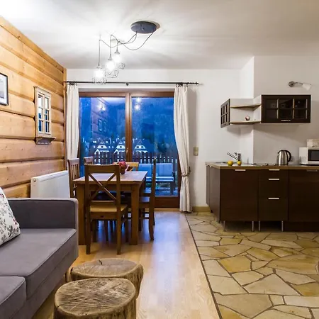 Udanypobyt Regionalny Z Tarasem * コシチェリスコ